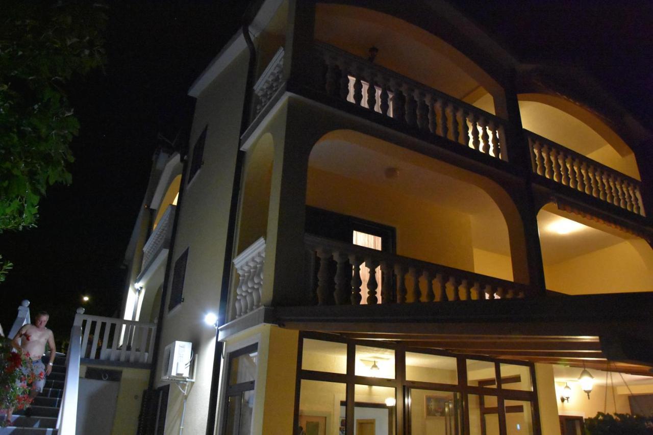 Apartments Villa Macola Trogir Bagian luar foto