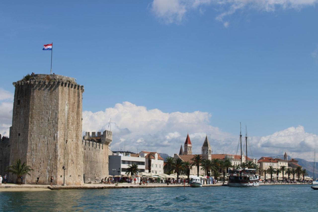Apartments Villa Macola Trogir Bagian luar foto