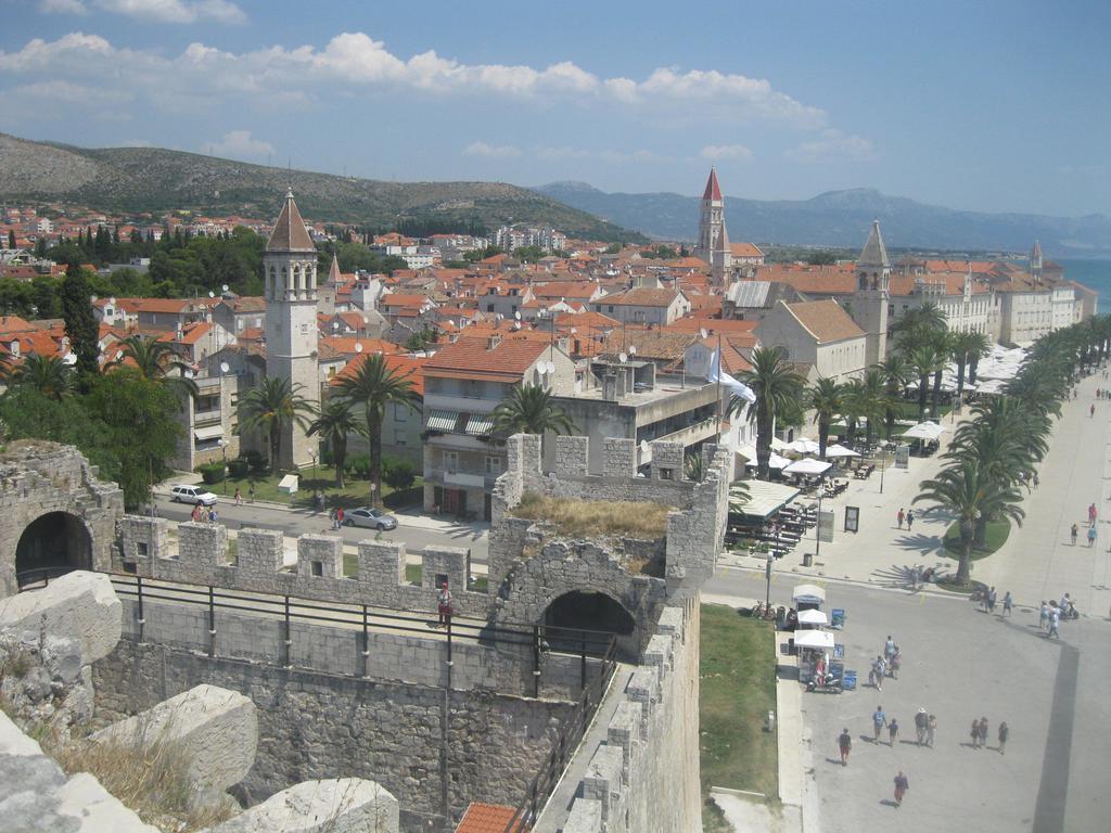 Apartments Villa Macola Trogir Bagian luar foto