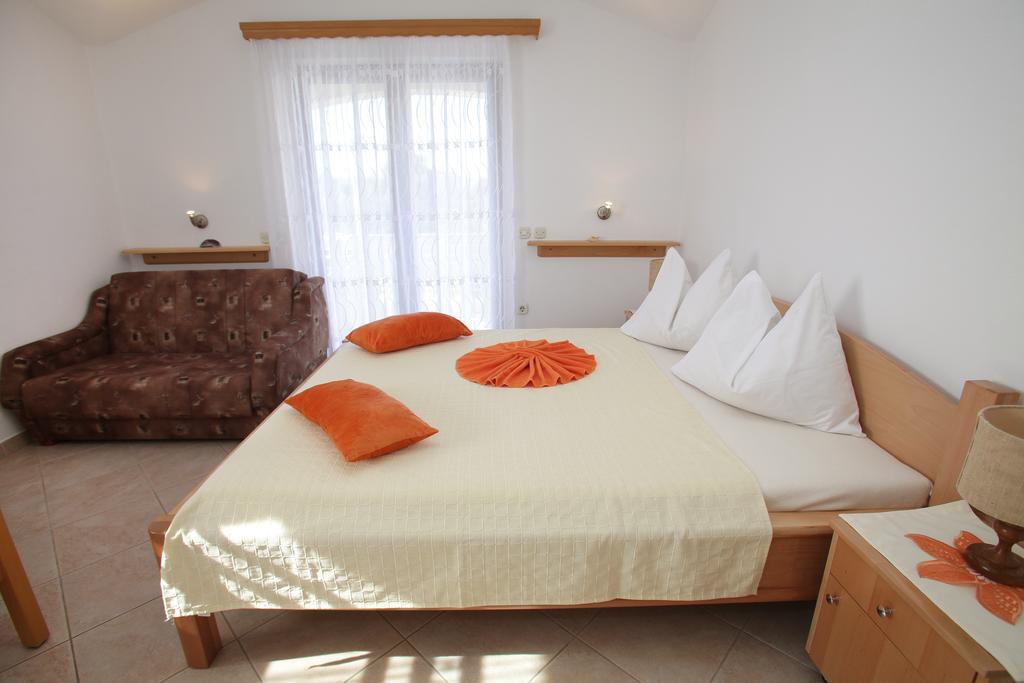 Apartments Villa Macola Trogir Bagian luar foto