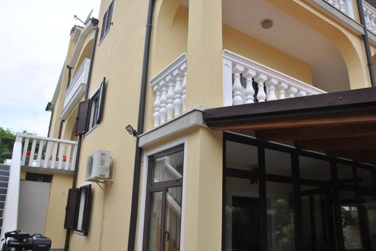 Apartments Villa Macola Trogir Bagian luar foto